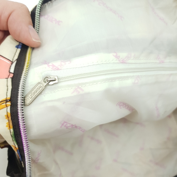 LeSportSac Small Duffle Bag Wild Animal Print Lion Giraffe Elephant Cream - Picture 9 of 12